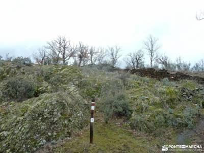 Cascadas Aljibe-Arquitectura Negra; viajes de navidad hacer senderismo jerte cerezos en flor